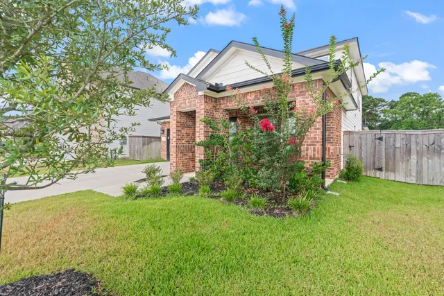 Popular Magnolia Place Real Estate