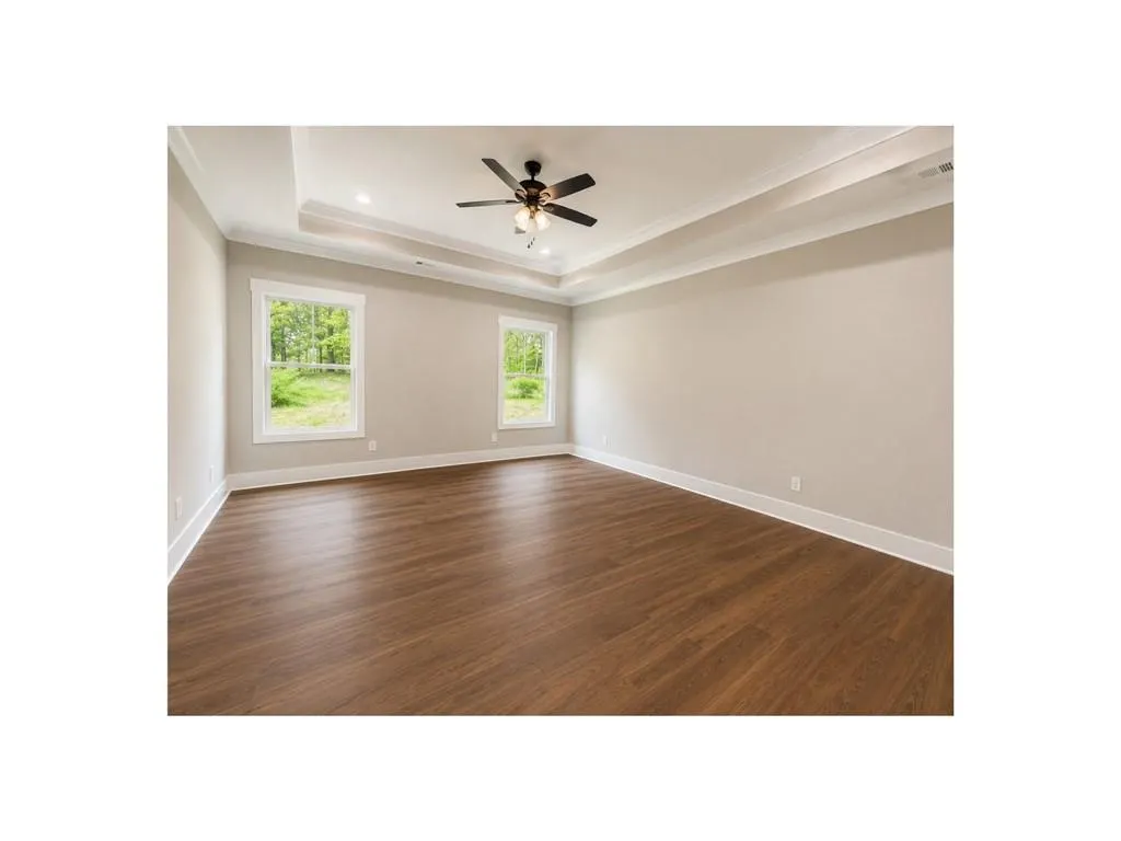 Listing Thumbnail Image 26