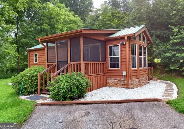Popular Chimney Ridge Park Real Estate