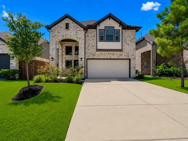 Popular Groves Sec 24 Real Estate
