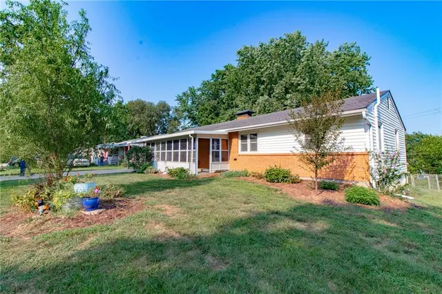 Popular Sunnyside Add Real Estate