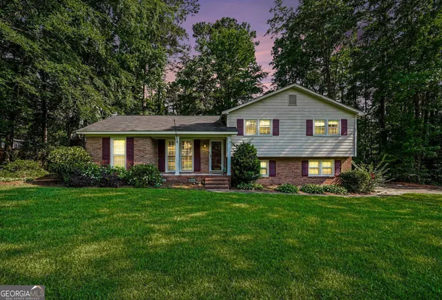 Popular Springdale Woods Real Estate