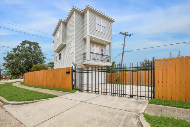 Popular SPENWICK PLACE Real Estate