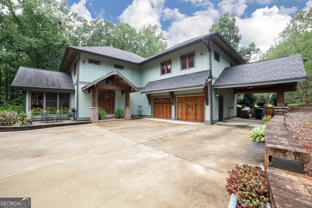 Popular Briar Lakes Real Estate