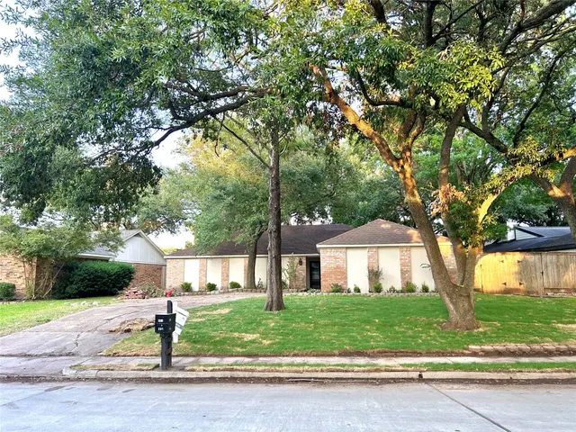 Popular Briar Hills Real Estate