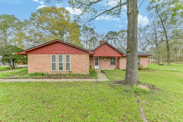 Popular Live Oaks Estate Real Estate
