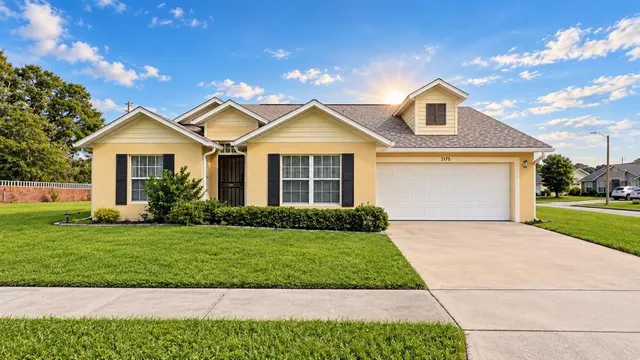 Popular COUNTRY CHASE UT 3 Real Estate