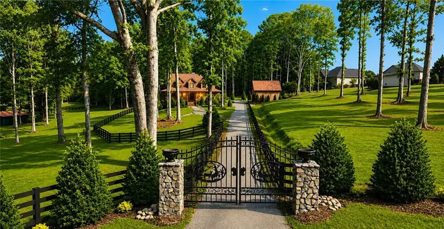 Popular Devon Run Real Estate