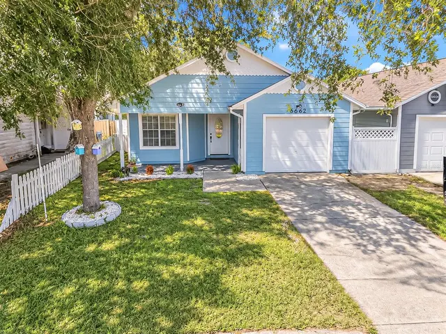 Popular VICTORIA CHASE Real Estate