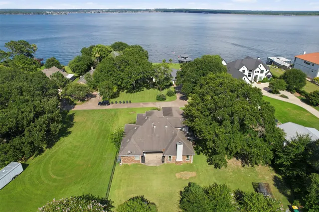 Popular Diamond Meadow Real Estate