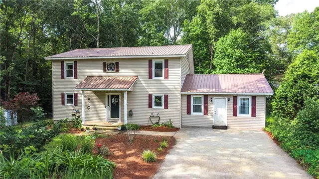 Popular Burnt Hickory Real Estate