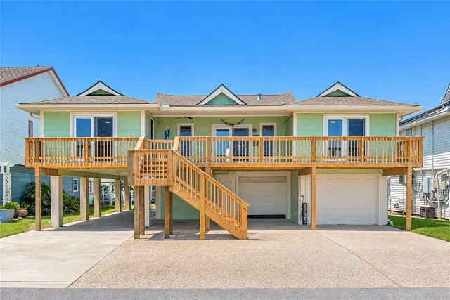 Expensive New Bayou Vista Real Estate