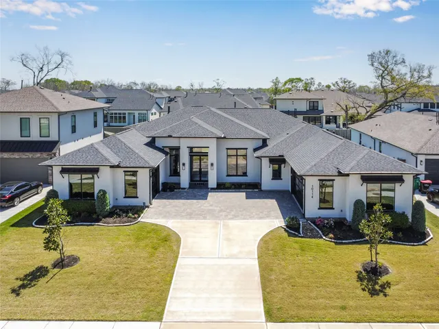 Expensive Sienna Sec 38 Real Estate