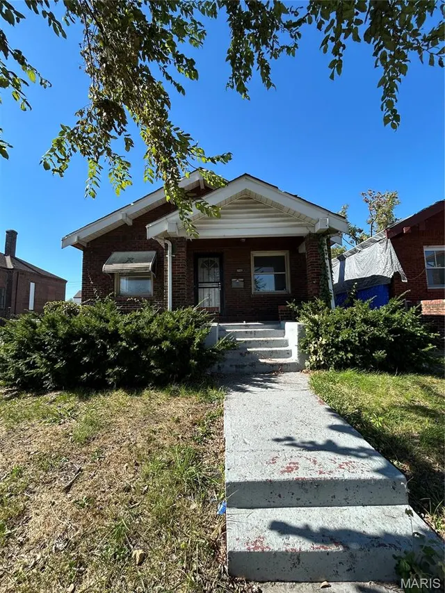 Popular Hutchinsons Add 03 Real Estate