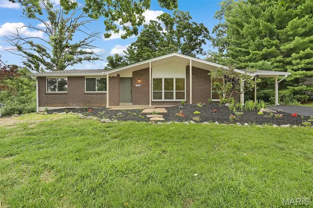 Popular Orchard Lakes 1 Real Estate