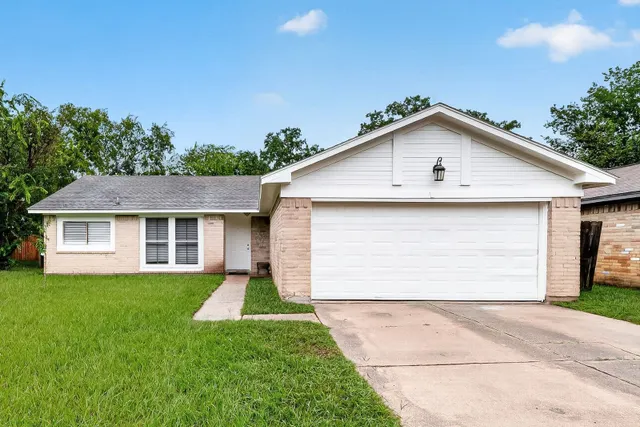 Popular Hastings Green Sec 01 Real Estate