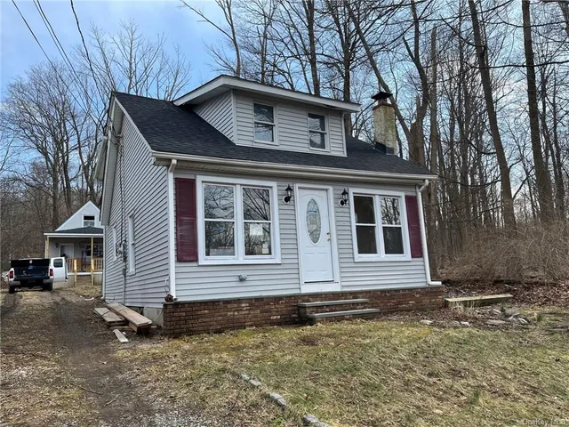 2 Hillside Road, Greenwood Lake NY 10925