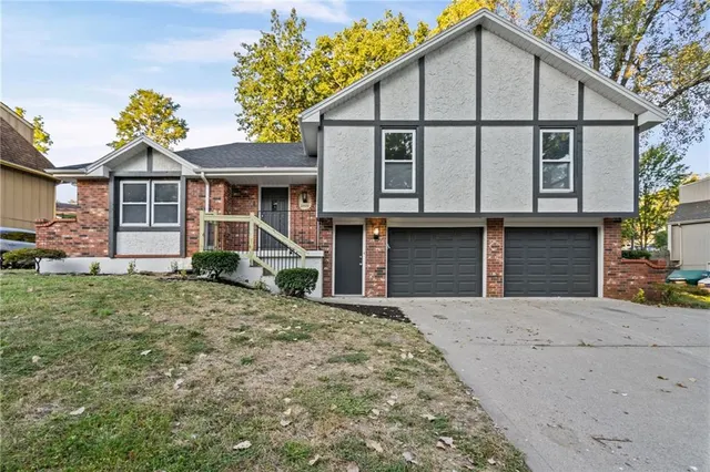 Popular Castle Woods Real Estate