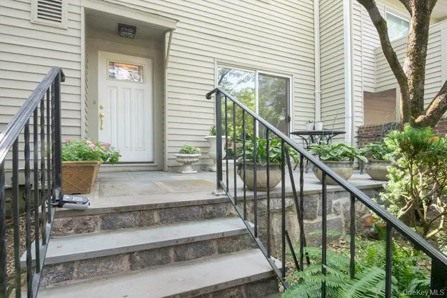 Popular Townhomes at Lake Isle Real Estate