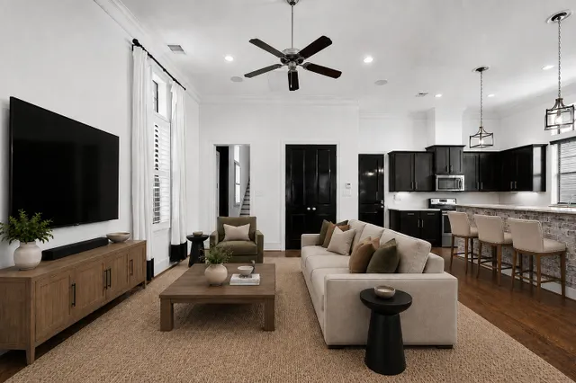 Expensive Maxroy Mews Real Estate