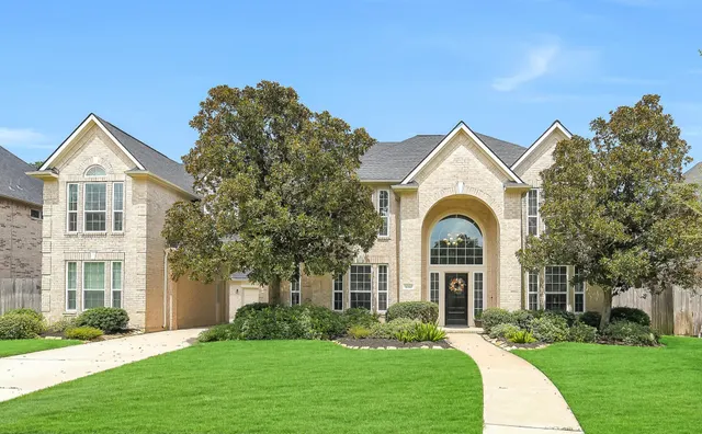 Popular Coles Crossing Real Estate