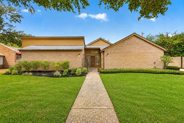 Popular Sugar Creek Sec 17 Real Estate
