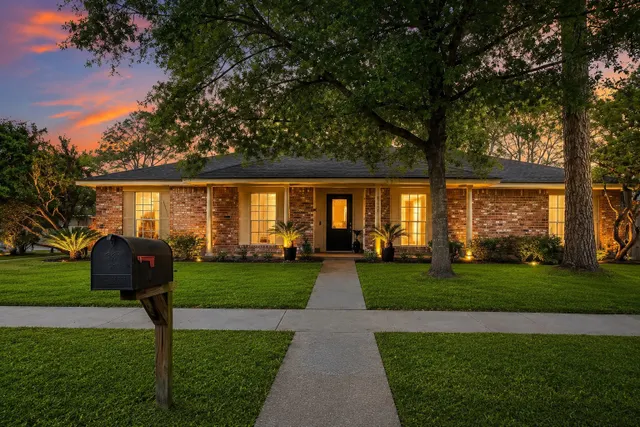 Popular Barwood Real Estate