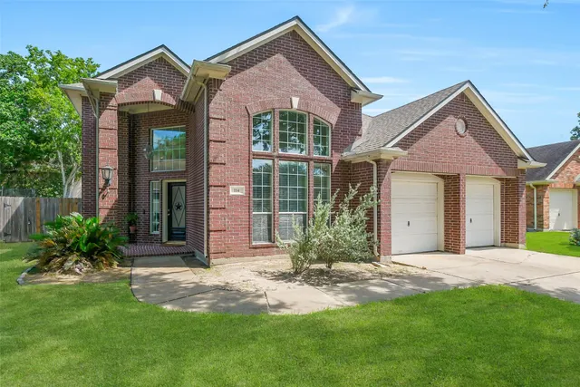 Popular Green Trails Crossing Real Estate