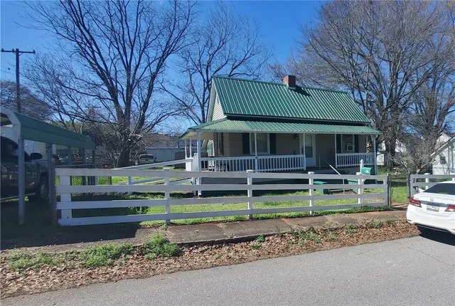 Cheap Pelzer Mill Village Real Estate