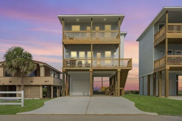 Expensive Gulf Palms Real Estate