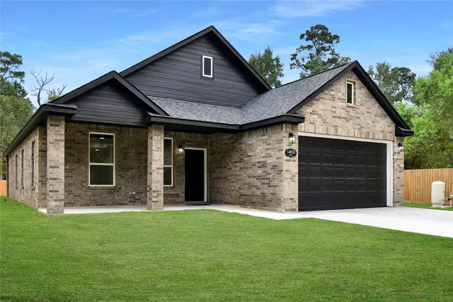 Popular Magnolia Bend 11 Real Estate