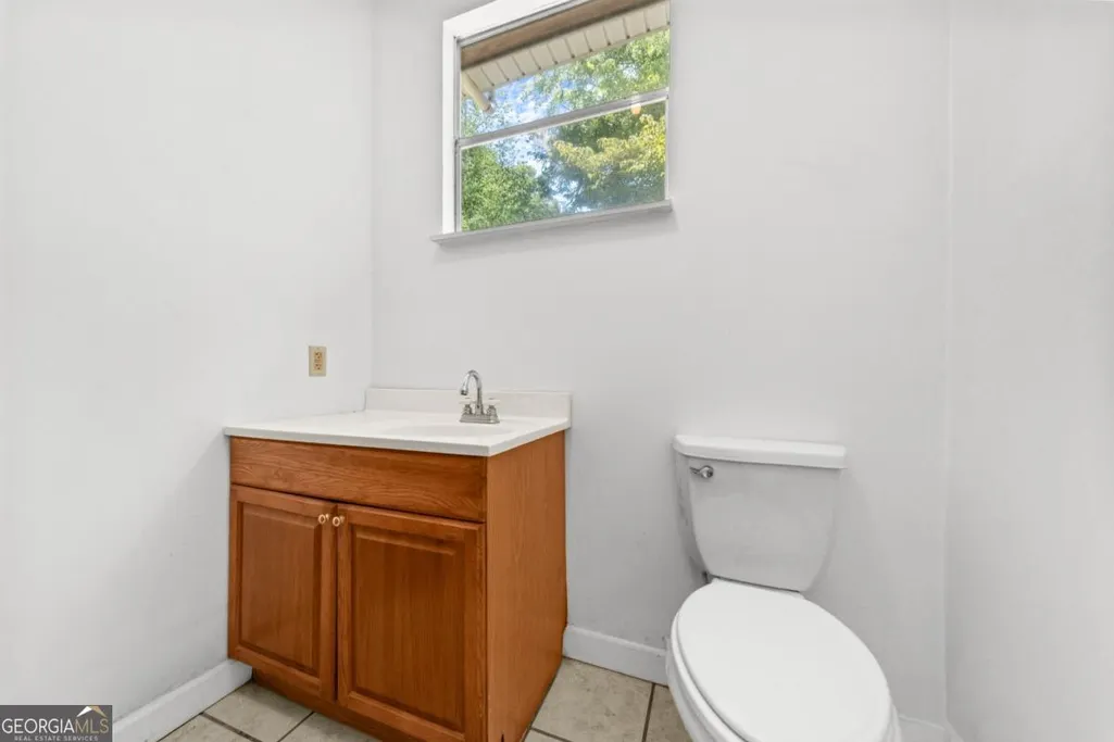Listing Thumbnail Image 22