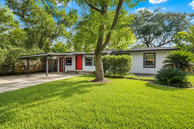 Popular (S5850.B) LAKE JACKSON (MID-RNG) Real Estate