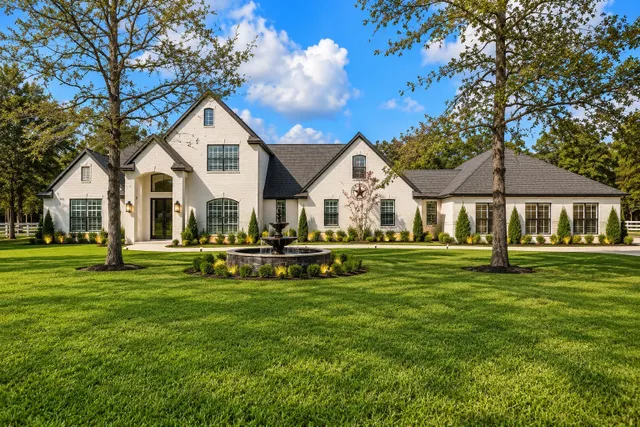 Popular Lake Windcrest 02 Real Estate