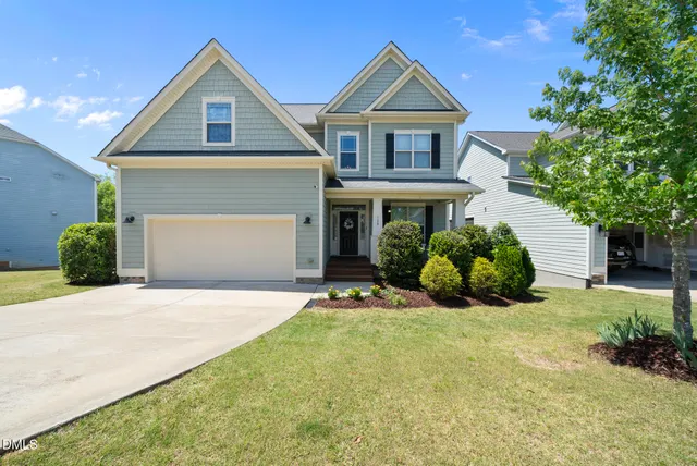 Popular Holly Pointe Real Estate