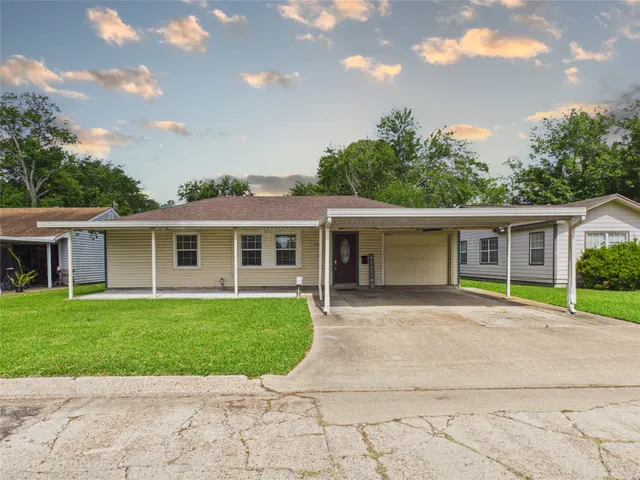 Popular Lawndell Sec 03 Real Estate