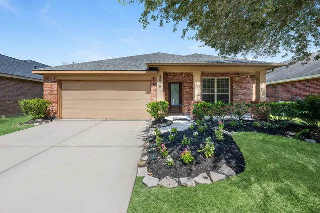 Popular Pine Forest Green Sec 02 Real Estate