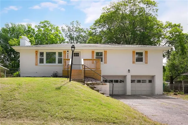 Popular White Oaks Real Estate