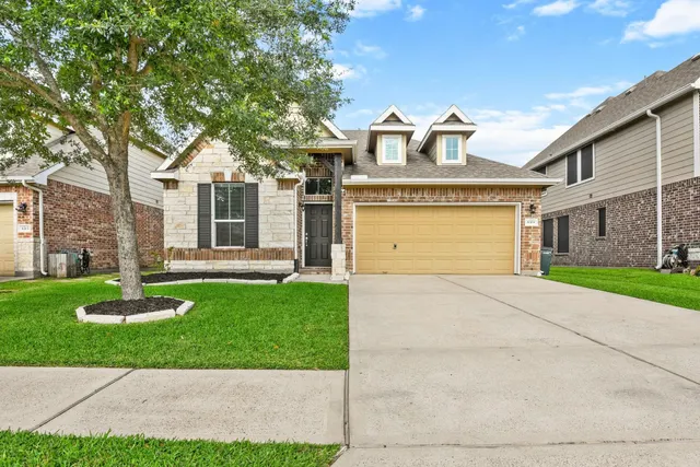Popular Legends Bay Sec 4 Real Estate
