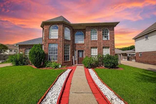 Popular Park Pointe Sec 1 Real Estate