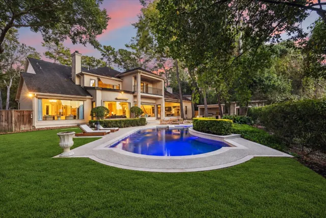 Popular Huntington Cove Real Estate