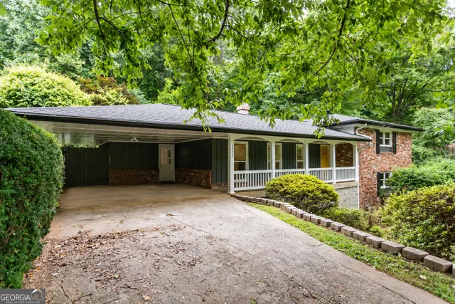 Expensive Thompson Park Real Estate