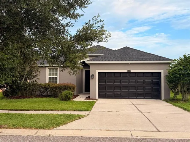 Popular ASHTON OAKS PH 4 Real Estate