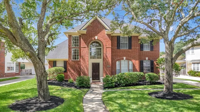 Popular Green Trails Park Sec 06 Real Estate