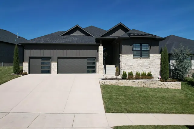 Popular Hickory Hills Real Estate