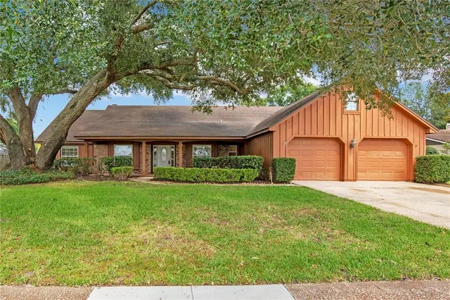 Popular LAKE CONWAY SHORES Real Estate