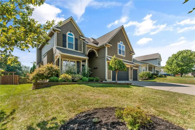 Popular Pinewood North Real Estate
