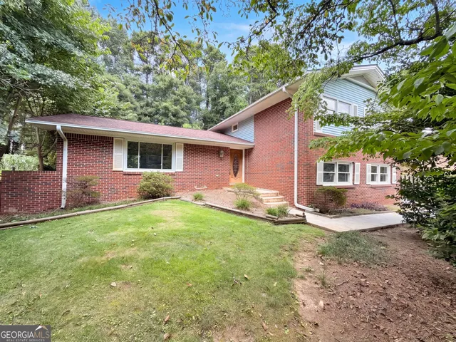Popular SEQUOYAH WOODS 02 Real Estate