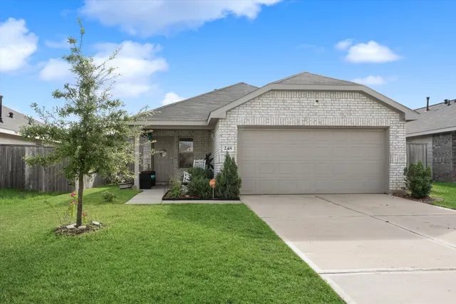Popular MAGNOLIA RIDGE FOREST Real Estate