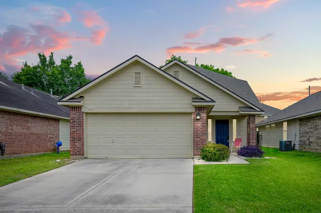 Popular Three Lakes East Sec 03 Real Estate